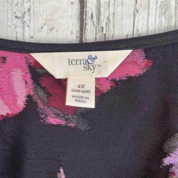 Terra & Sky Womens Dark Floral Top Size 2X Black Bloomcore Pintucks Office - Picture 8 of 11